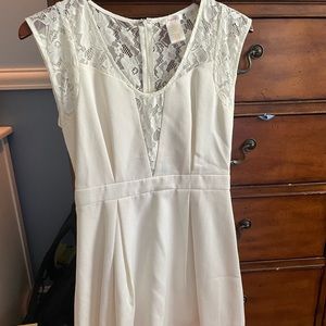 White lace detail dress size M